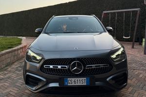 Mercedes GLA 200 Premium full optional