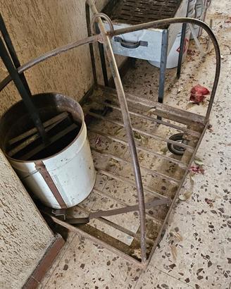 2 CARRELLI PER MONTACARICHI IN FERRO E RUOTE UTILE