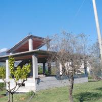 RUSTICO DI VILLA BIFAMILIARE INDIPENDENTE su più l