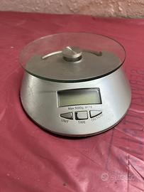 Bilancia compatta  da  cucina  a  pile