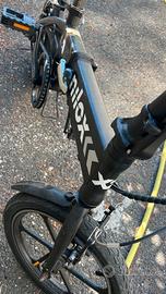 Bici elettrica pieghevole Nilox X2 accessoriata