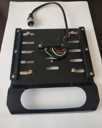 Staffa ad estrazione rapida per  apparato CB 