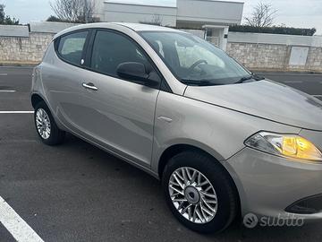 LANCIA YPSILON METANO ECOCHIC GOLD