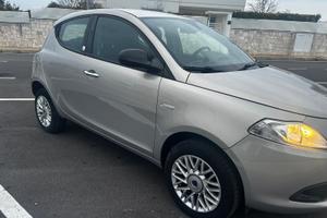 LANCIA YPSILON METANO ECOCHIC GOLD