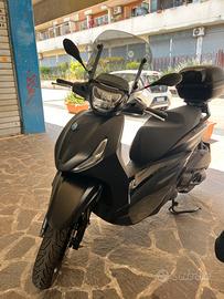 Piaggio Beverly 300HPE Black Edition 2024 perfetto
