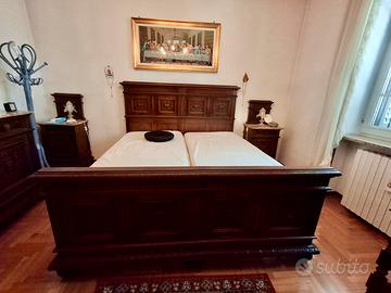 Camera da letto completa antica