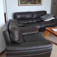 Divano più poltrona pelle