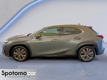 Lexus UX 250h F-Sport 2.0 Hybrid | 71.935 km