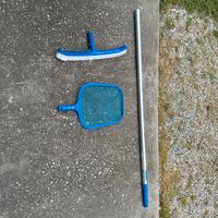Spazzola per piscina