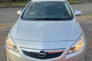 Opel Astra 65000km automatica