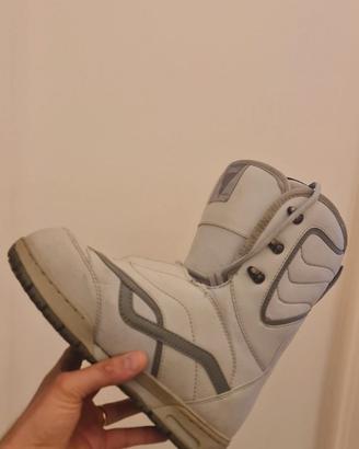 Scarponi da snowboard Vans da donna numero 39