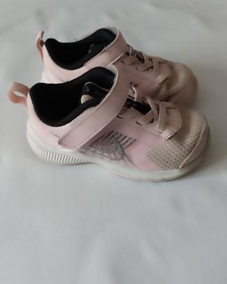 Scarpe Nike misura 23.5
