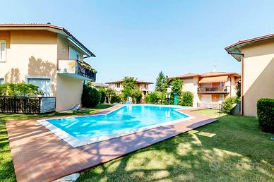 Desenzano d/g bilocale con piscina