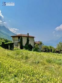 Rustico / Casale di 250 m² con più di 5 locali a M