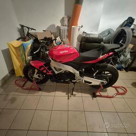 Aprilia Tuono V4 1100 