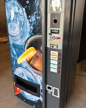 Distributore bibite automatico Tecnomat