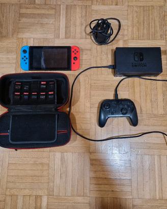 Nintendo Switch con Giochi e Accessori