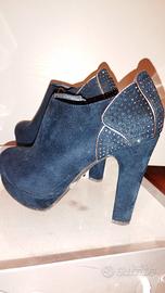 scarpe blu scuro stile anni 80