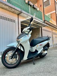 Sh 300 I sporty Abs