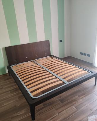 Letto testiera più doghe matrimoniale