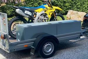 Rimorchio per trasporto cose uso proprio