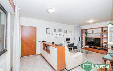 SPLENDIDO TRE LOCALI CON BOX E POSTO AUTO