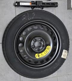 Ruotino di scorta e cric nuovi.