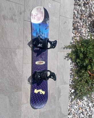 Snowboard spacecity 155 cm + Attacchi Burton