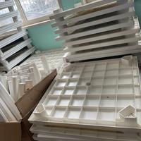 Tavoli in plastica, quadrati da quattro posti