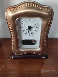 Orologio a batteria finto pendolo in silver