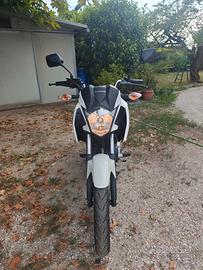 Moto Honda  CB125F con pochi kilometri