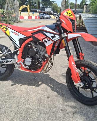 SWM SERIE LIMITATA SM 125 ** MOT.A LIQUIDO