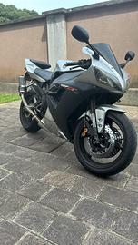 Yamaha R1 YZF