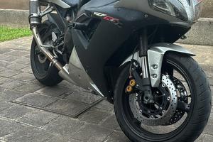 Yamaha R1 YZF