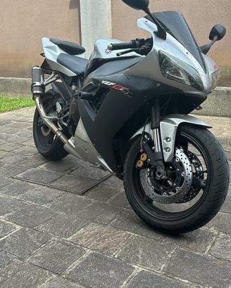 Yamaha R1 YZF