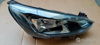 Faro anteriore destro Ford Focus MK4