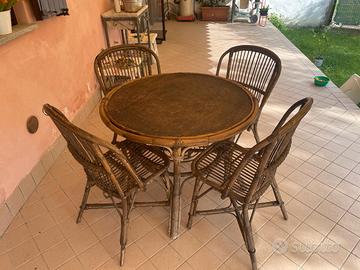 tavolo e sedie in bambu 