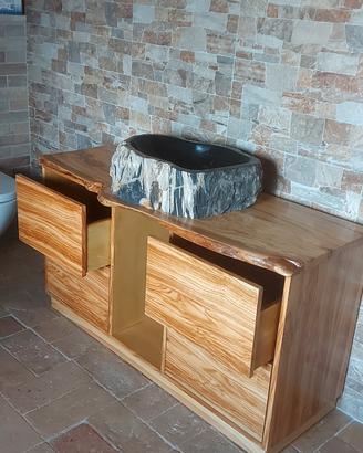 MOBILI E ARREDO BAGNO IN ULIVO 