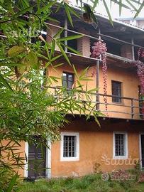 Casale con cortile indipendente