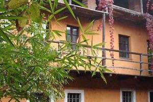 Casale con cortile indipendente