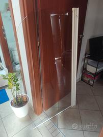 vetro box sopra vasca da bagno 