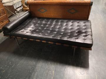 divano letto barcelona pelle nera replica 