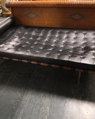 divano letto barcelona pelle nera replica 