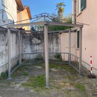Gazebo senza copertura