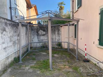 Gazebo senza copertura