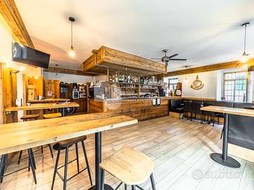 Locale commerciale in centro a Giustino