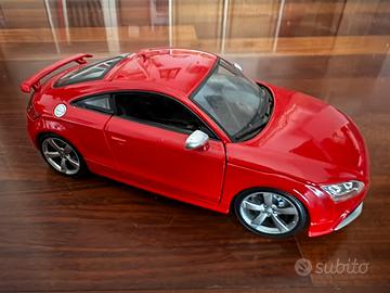 Audi TT Rs 8j MK2 scala 1/18 Burago