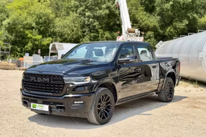 DODGE RAM 1500 crew Cab limited night edition