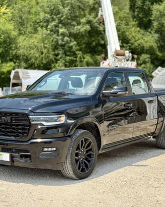 DODGE RAM 1500 crew Cab limited night edition