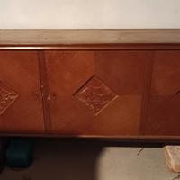 Mobile in legno con decori